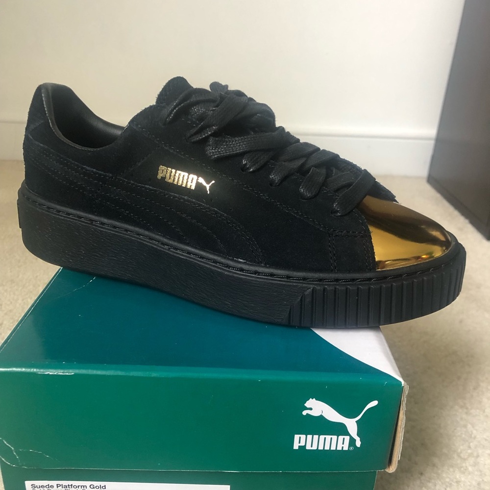NWT Puma Suede Platform Black/Gold Sneaker